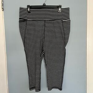 Lane Bryant Livi Capri Leggings